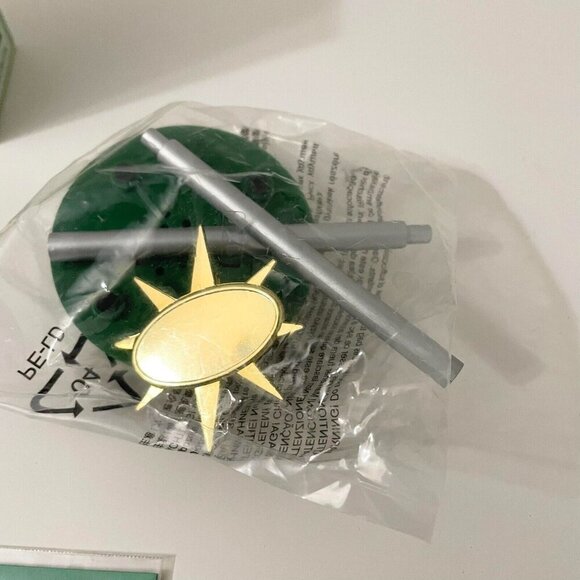 Seinfeld Festivus Celebration Kit with Frank Costanzas Voice Holiday - Picture 9 of 16